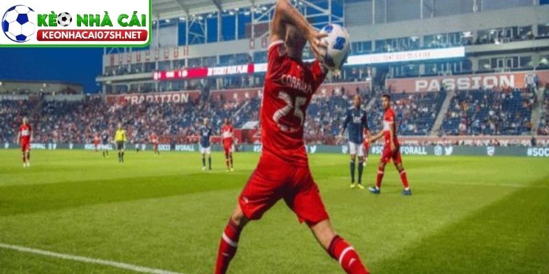 Kèo Ném Biên Trong Phân Tích Bóng Đá Hiện Đại Chuyên Sâu 3 Đánh giá tổng lượt biên dựa trên nhịp vận hành trận