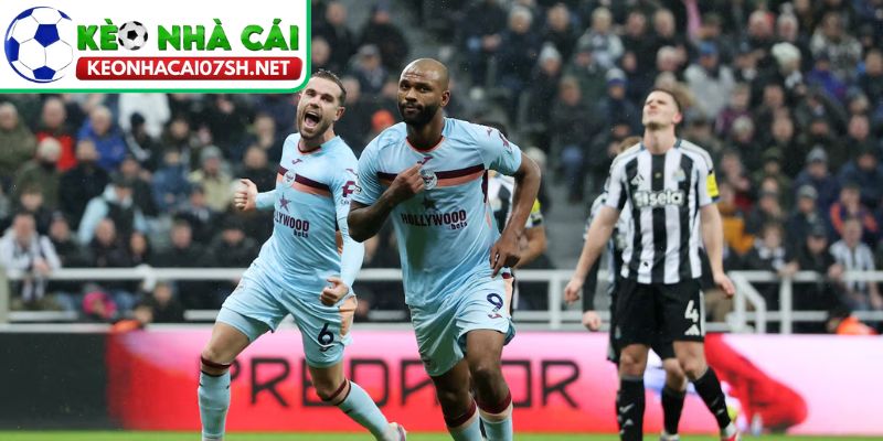Newcastle khởi đầu thuận lợi nhưng không kiểm soát được thế trận