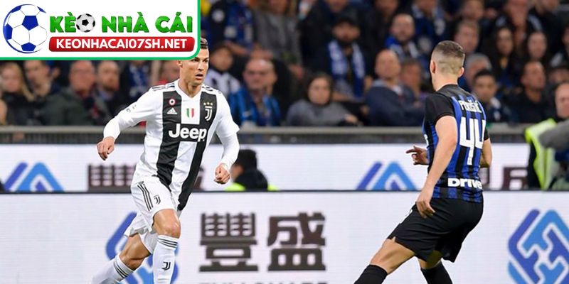 Serie A tâm điểm: Inter Milan đại chiến Juventus lúc 02h45 ngày 19/02, trận cầu định đoạt ngôi vương 4 Kịch bản đối đầu: Tốc độ, chiến thuật và những điểm quyết định